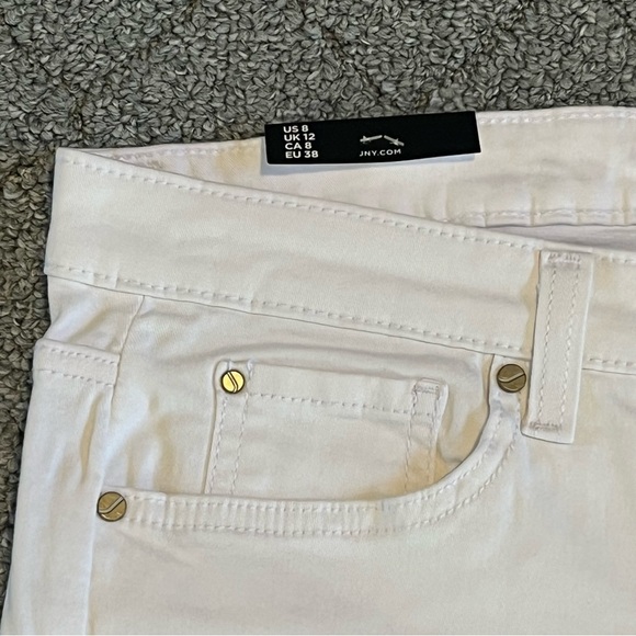Jones New York Shorts Womens 8 White Denim Bleecker Cruise Secret Slimming NEW - Picture 9 of 12